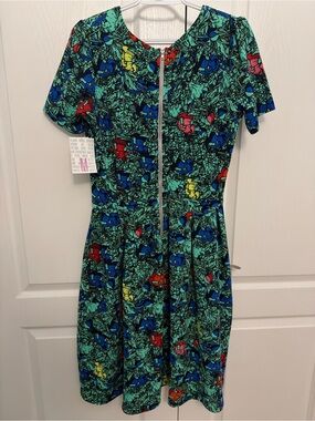 Women LULAROE AMELIA Bright Floral Dress. Pockets. Zipped back. Knee length. New